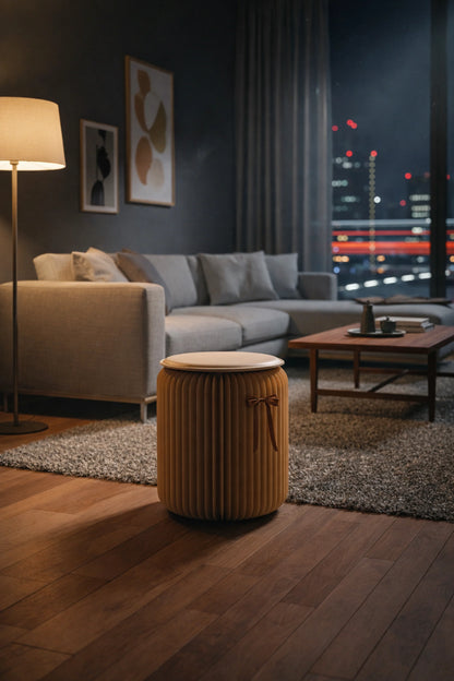 Aura Nordic™ フォールディングスツールは、 機能美と実用性を兼ね備えたデザインスツールです。